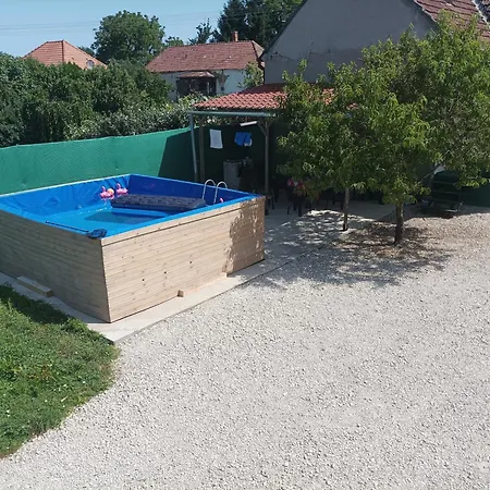 Kolon Vendeghaz * Zalavar